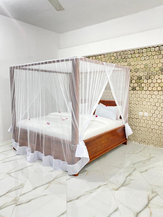 Bed and Breakfast Habibis Bottle House Nungwi Esterno foto